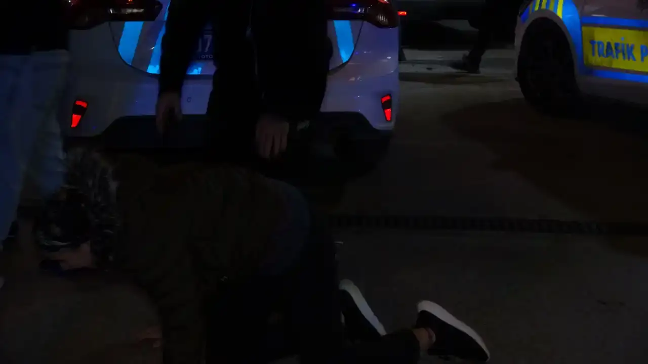 antalyada-motosikletten-firlayan-genc-feci-kazada-can-verdi