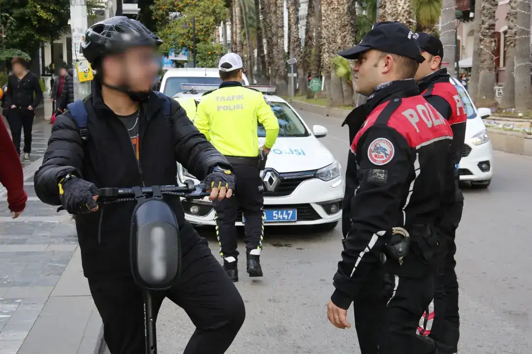 antalyada-sucla-mucadelede-rekor-hafta-849-gozalti-230-tutuklama