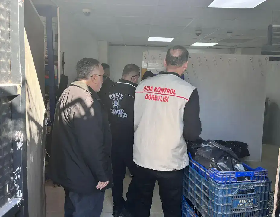 kepezde-soguk-hava-deposundan-574-kilo-bozuk-gida-cikti