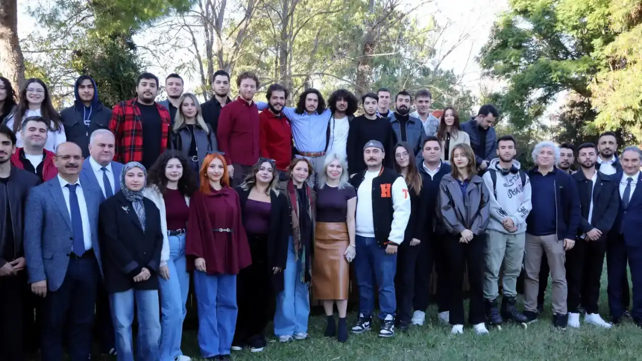 akdeniz-universitesinde-ogrenci-sorunlari-masaya-yatirildi