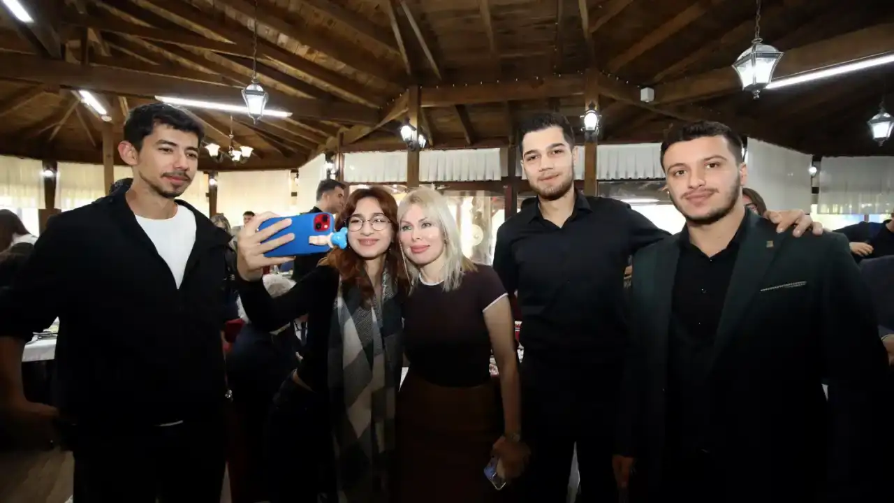 akdeniz-universitesinde-ogrenci-sorunlari-masaya-yatirildi