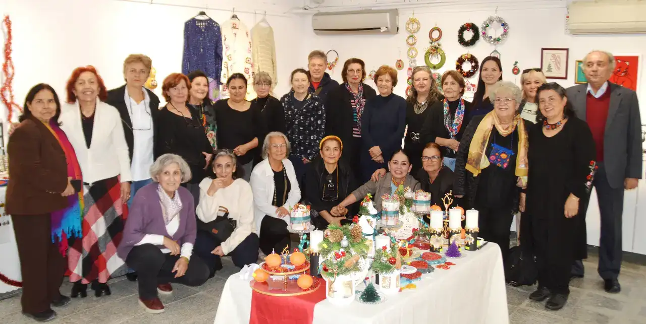 antalyada-kadin-sanatcilardan-yeni-yil-hediyeleri-sergisi