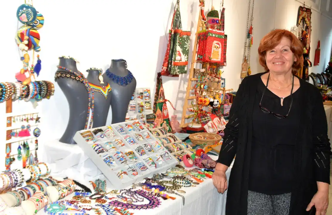 antalyada-kadin-sanatcilardan-yeni-yil-hediyeleri-sergisi
