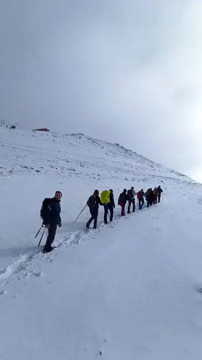 beydaglari-zirveleri-beyaza-burundu-doga-yuruyusleri-basladi
