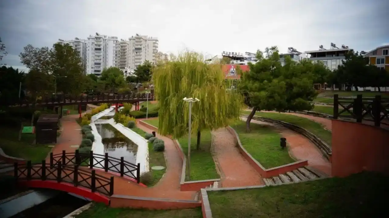 konyaaltinda-cocuklar-icin-guvenli-alan-tum-parklar-24-saat-izlenecek-2