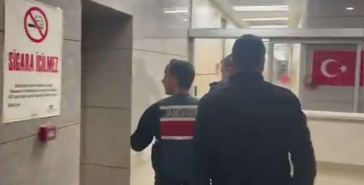 mehmet-akif-ersoy-dahil-8-kisi-savcilikta-gazetecilere-saldiri