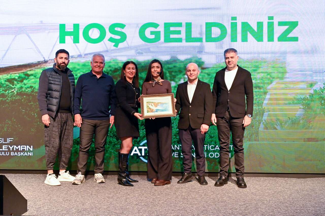 turkiyenin-haritasi-antalyada-ele-alindi-yogun-ilgi-gordu2