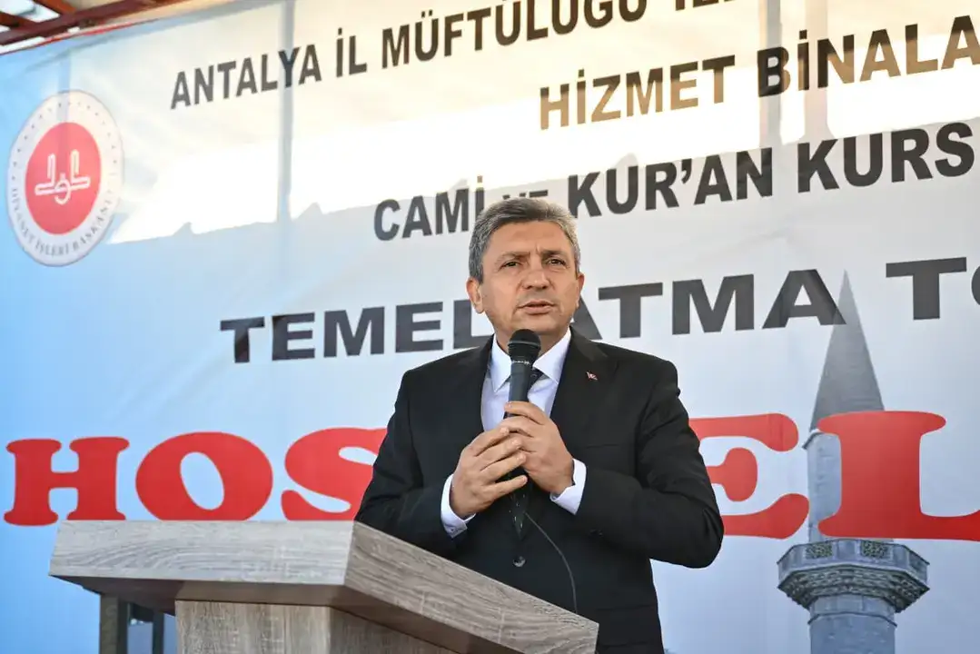 konyaaltinda-muftuluk-binalari-cami-ve-kuran-kursu-icin-ilk-beton-dokuldu