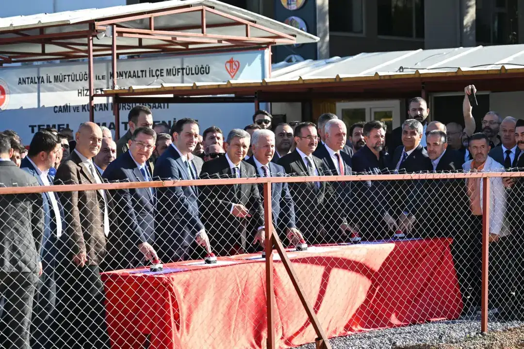 konyaaltinda-muftuluk-binalari-cami-ve-kuran-kursu-icin-ilk-beton-dokuldu