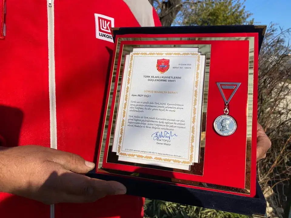 nasibi-cikmayinca-200-bin-tlyi-tskya-bagisladi-serikli-arif-yil-bitmeden-evlendi