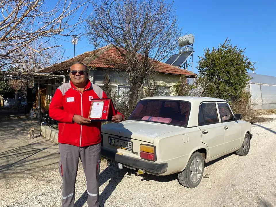 nasibi-cikmayinca-200-bin-tlyi-tskya-bagisladi-serikli-arif-yil-bitmeden-evlendi