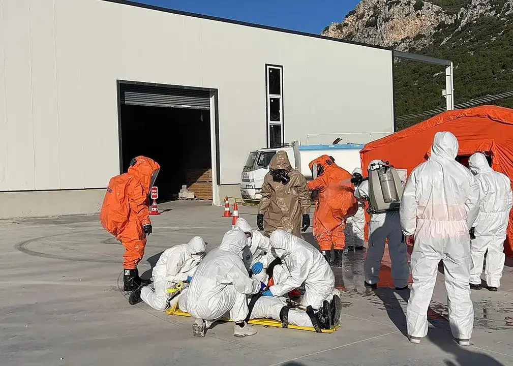 bucak-osbde-kimyasal-sizinti-senaryosu-20-isci-tahliye-edildi