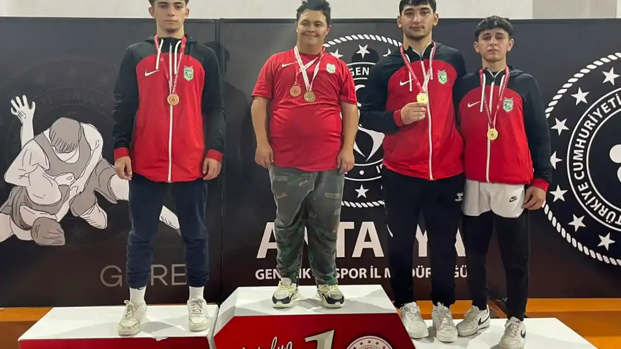 manavgatli-guresciler-turkiye-yolunda