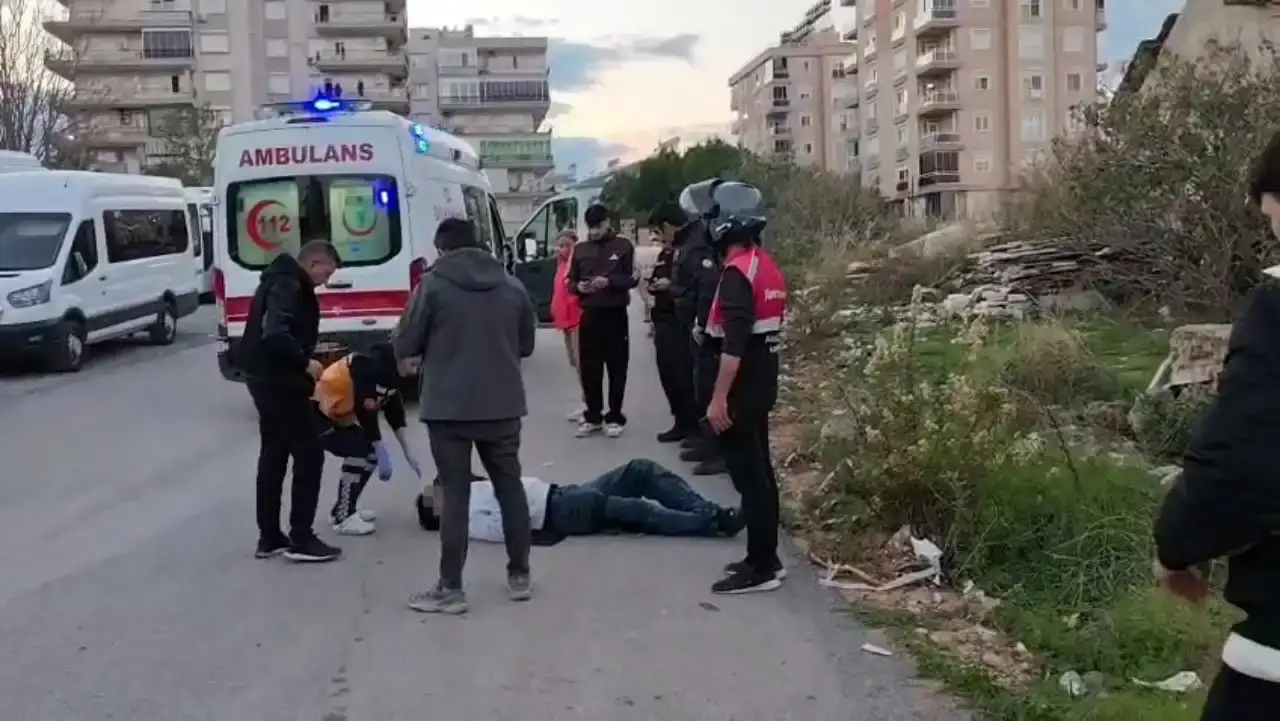 antalyada-husumet-kanli-bitti-tramvay-duraginda-bicaklar-cekildi