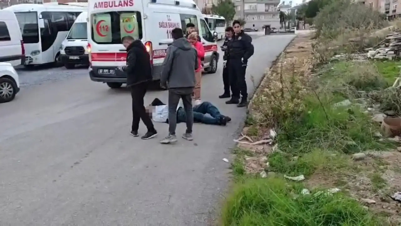 antalyada-husumet-kanli-bitti-tramvay-duraginda-bicaklar-cekildi