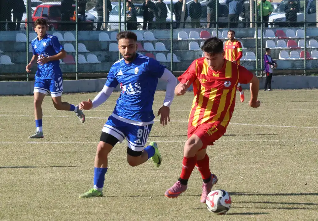 burdurda-bal-karsilasmasinda-gerginlik-polis-mudahale-etti