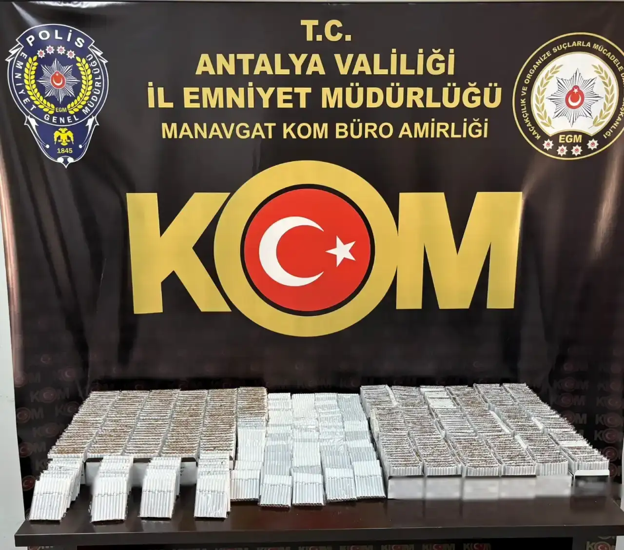 antalya-emniyetinden-kacakcilik-operasyonu-binlerce-kacak-urun-ele-gecirildi