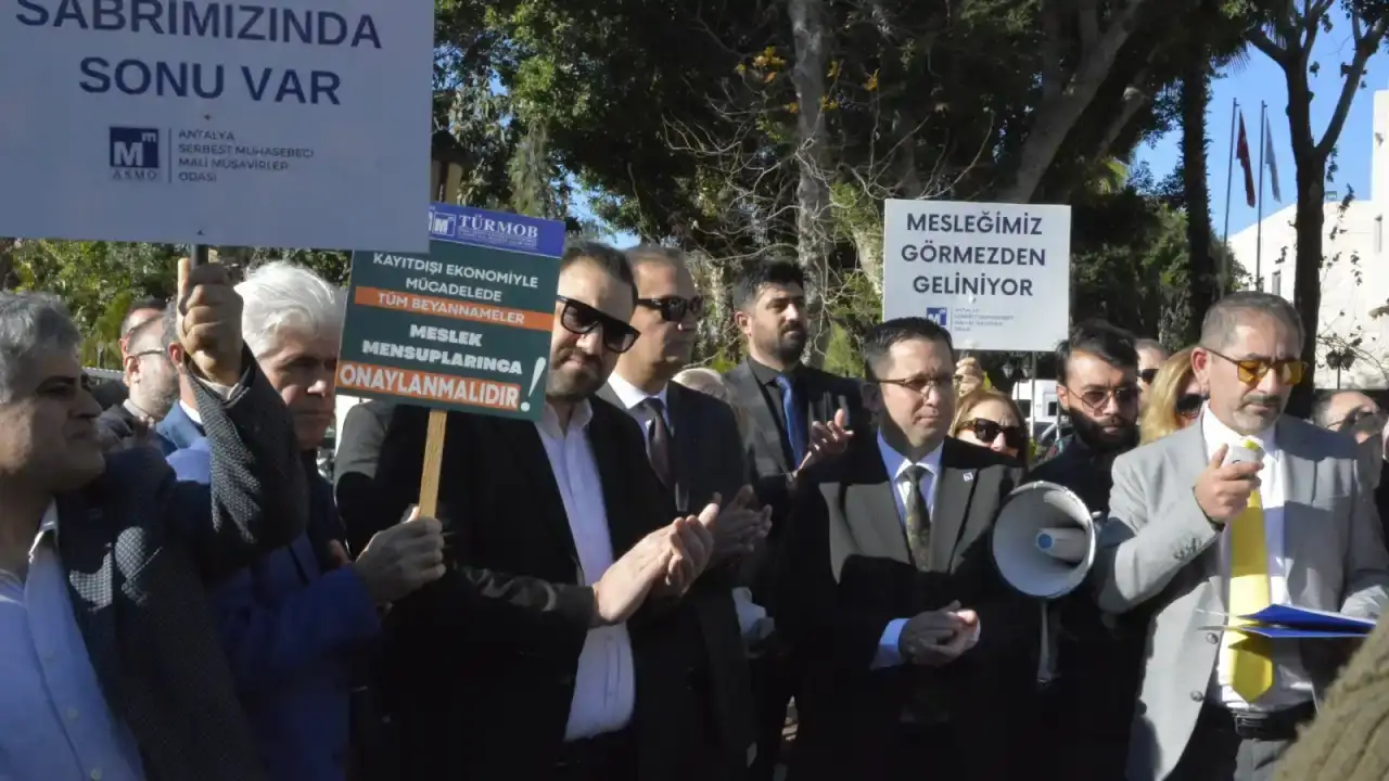 antalyada-mali-musavirler-yetki-gaspina-isyan-etti