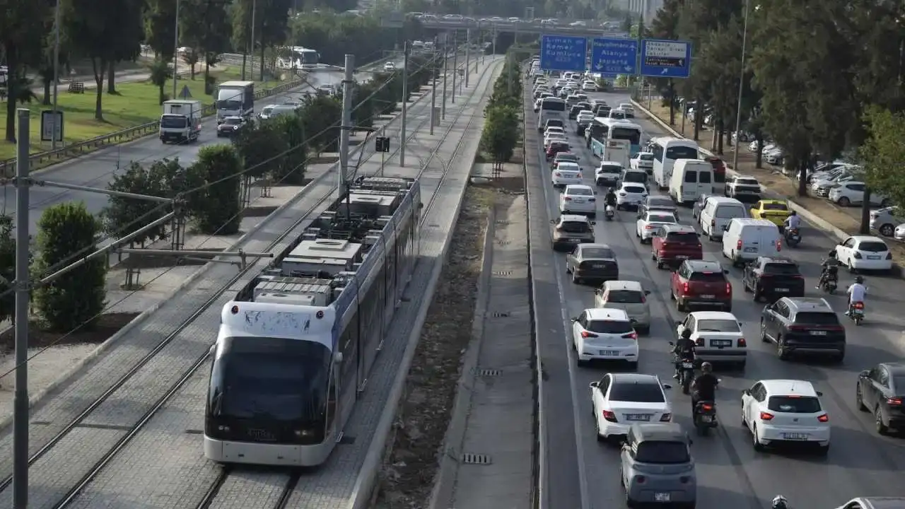 antalyada-her-3-tasittan-biri-motosiklet