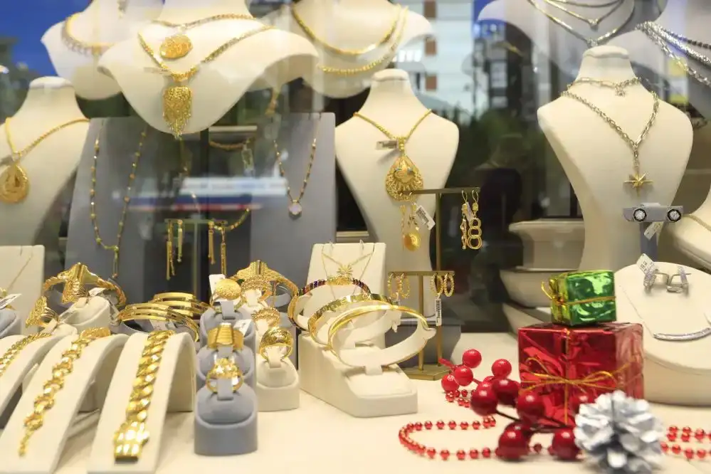 antalyada-ticaret-bakanligindan-denetim-firtinasi-kuyumcu-ve-emlakcilara-buyuk-ceza