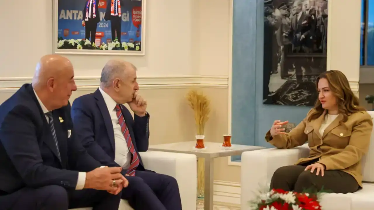 ozdagdan-antalya-buyuksehire-ziyaret-yargilama-siyasi-infaza-donustu