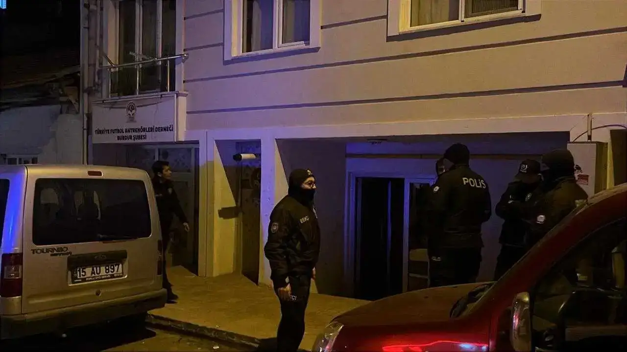 akdenizgercekapartman-merdivenlerinde-2