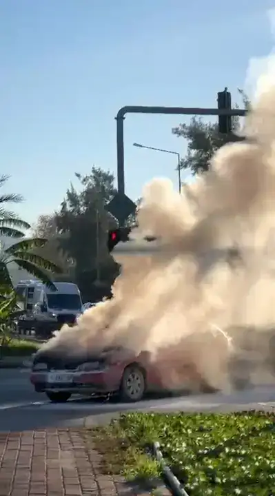 alanya-d-400de-otomobil-alev-alev-yandi