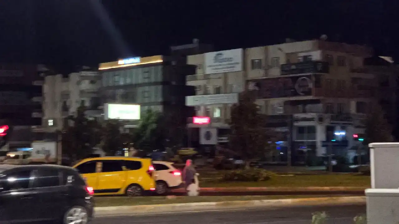 antalyada-dilenci-ceteleri-vatandasin-cebini-zorluyor33