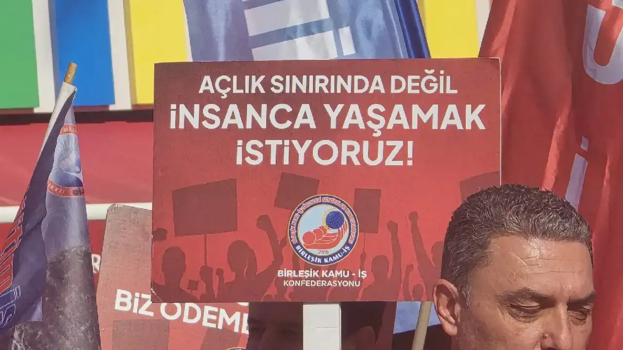 antalyada-emekciler-is-birakti-sokaga-indi-yuksek-maas-talebi-meydanlardan-yukseldi323