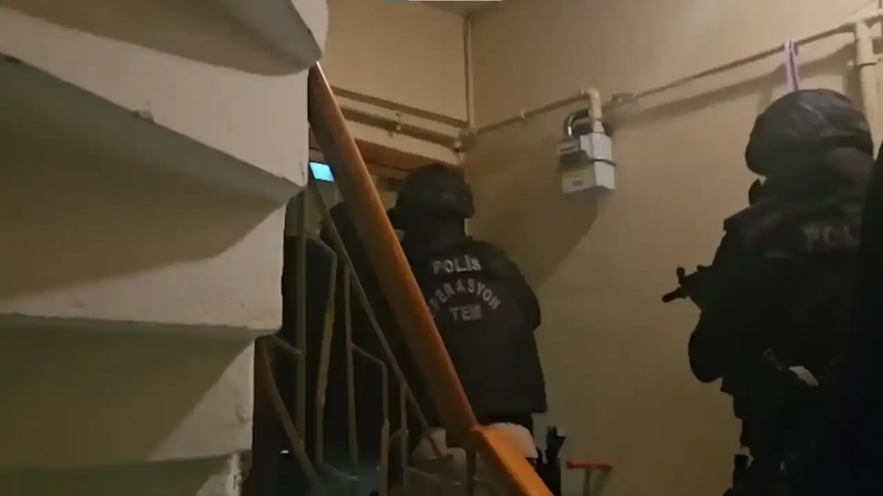 emniyet-ve-mitten-ortak-antalya-dahil-32-ilde-iside-operasyon