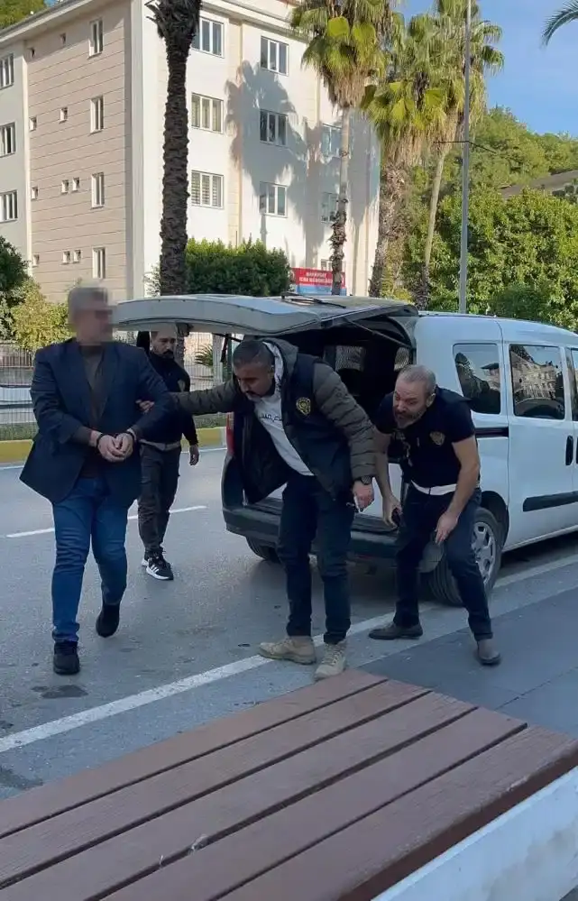 manavgatta-2-kisiyi-olduren-cinayet-zanlisi-adliyeye-sevk-edildi