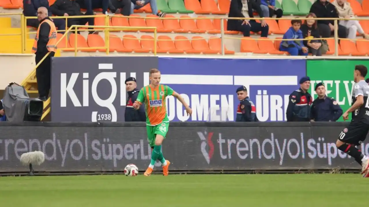 alanyaspor-karagumruk-maci-anlik-anlatim