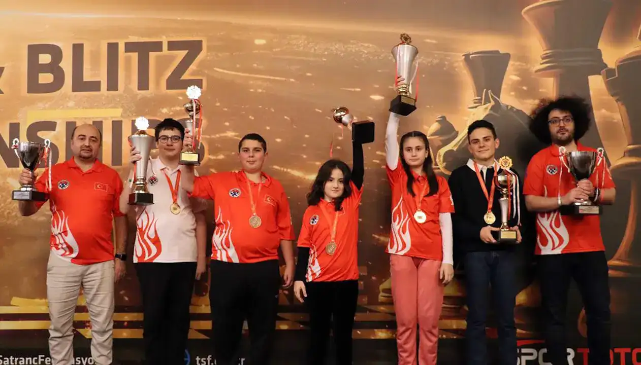 antalyada-turk-satranccilardan-4-dunya-sampiyonlugu-8-madalya-kazandi