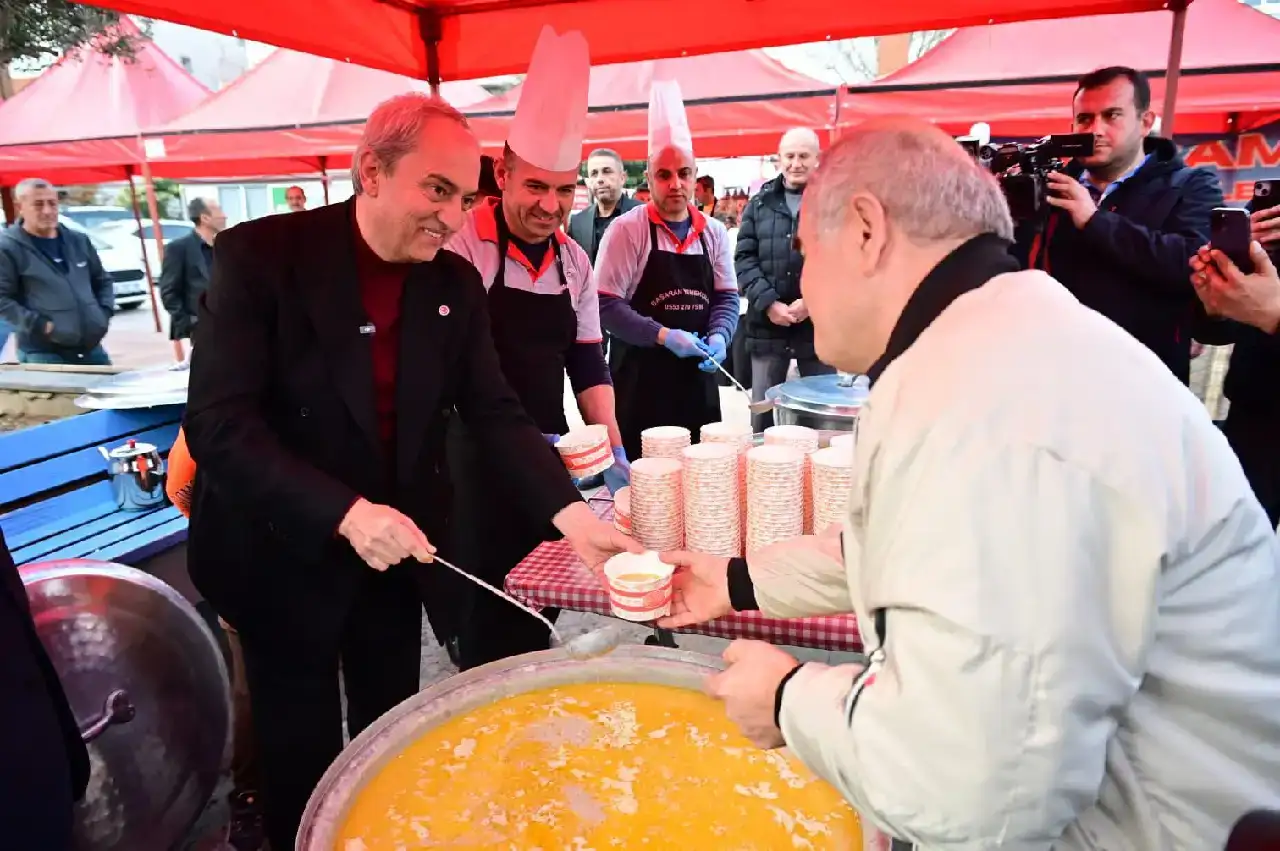 kepez-belediyesi-is-birligiyle-duzenlenen-yoresel-urunler-ve-tekstil-festivali-anadolunun-lezzetlerini-ve-kulturel-zenginliklerini-antalyada-bulusturuyor