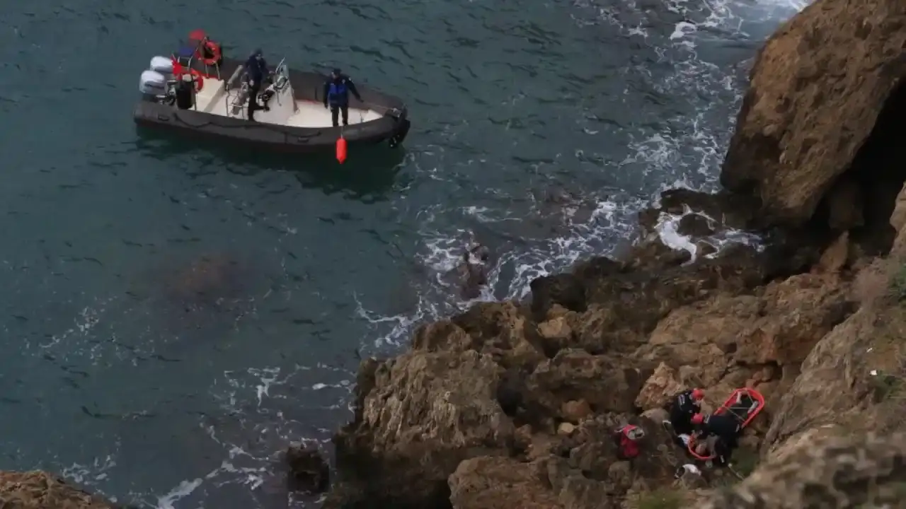 60-yasindaki-yasli-adam-30-metrelik-falezlerden-dustu-hastaneye-kaldirildi