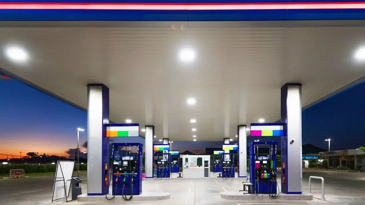 antalyada-esnaftan-akaryakit-istasyonu-marketlerine-tepki