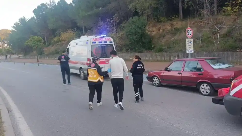 manavgatta-korkutan-kaza-otomobil-refujde-ters-dondu