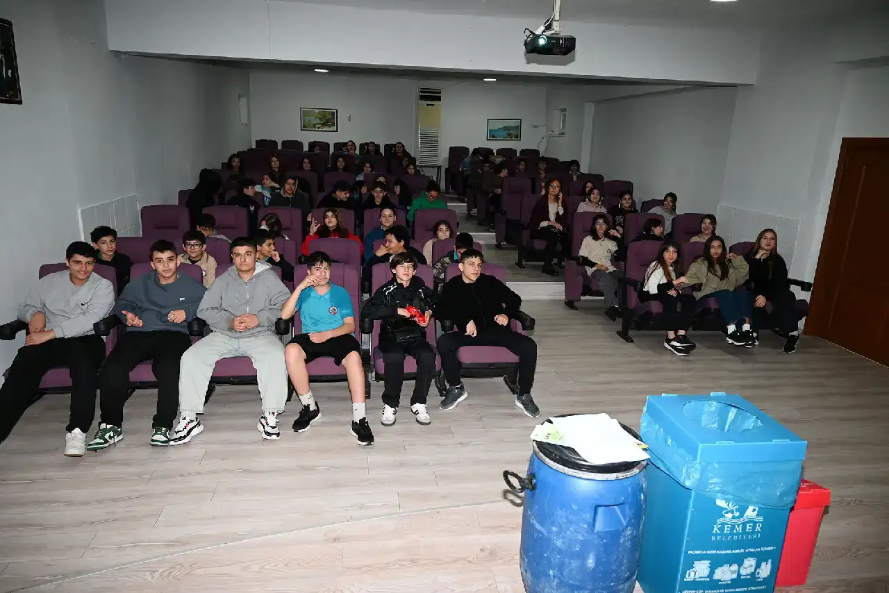 kerem-kemerde-cocuklarla-bulustu-egitimi-verdi-23