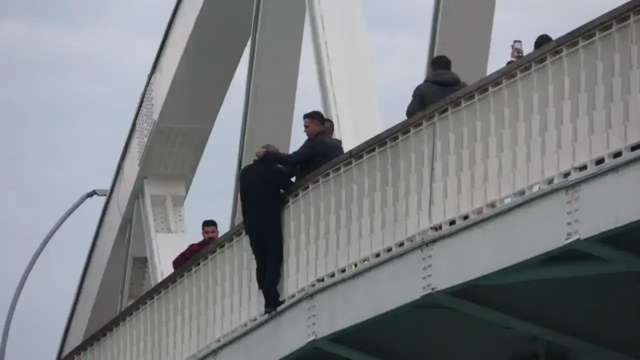 manavgatta-7-kez-intihar-girisiminde-bulunan-adam-yine-kopruye-cikti