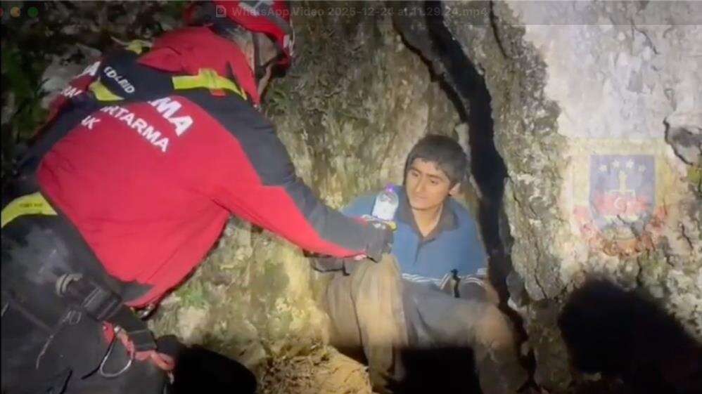 antalyada-4-gun-dagda-mahsur-kaldi-nefes-kesen-10-saatlik-tirmanisla-kurtarildi