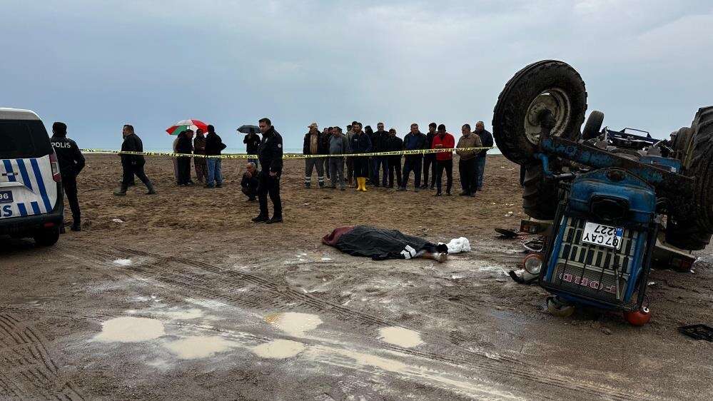 antalyada-iki-genc-traktorun-altinda-kaldi-bir-genc-hayatini-kaybetti