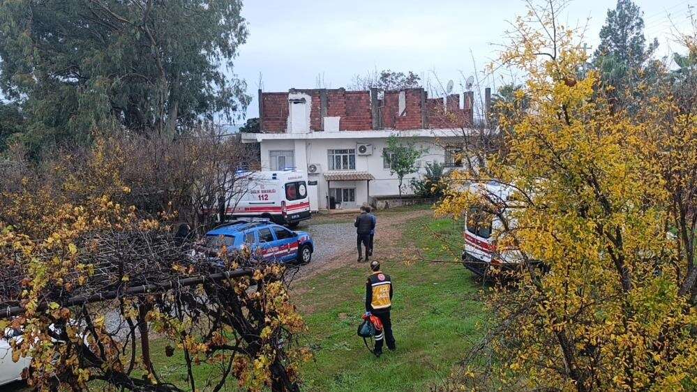 manavgatta-aile-ici-dehset-babasini-ve-yengesini-silahla-vurdu