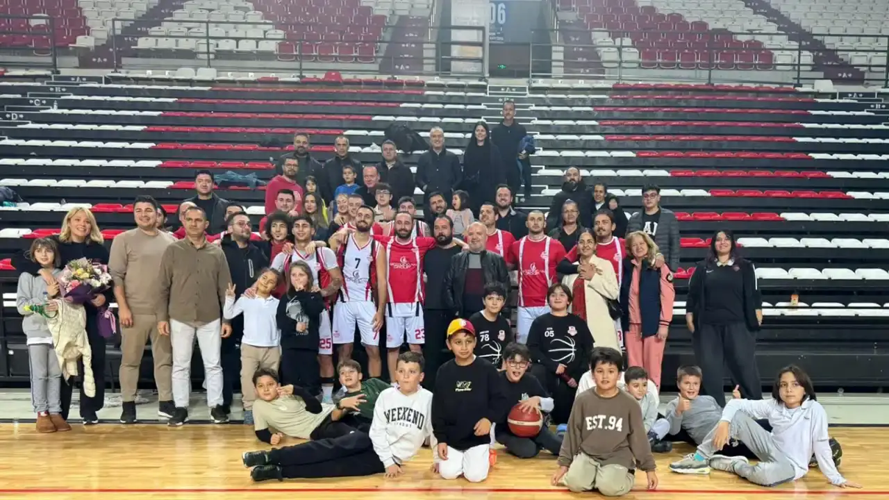 muratpasa-belediyespor-bolgesel-lig-biletini-aldi