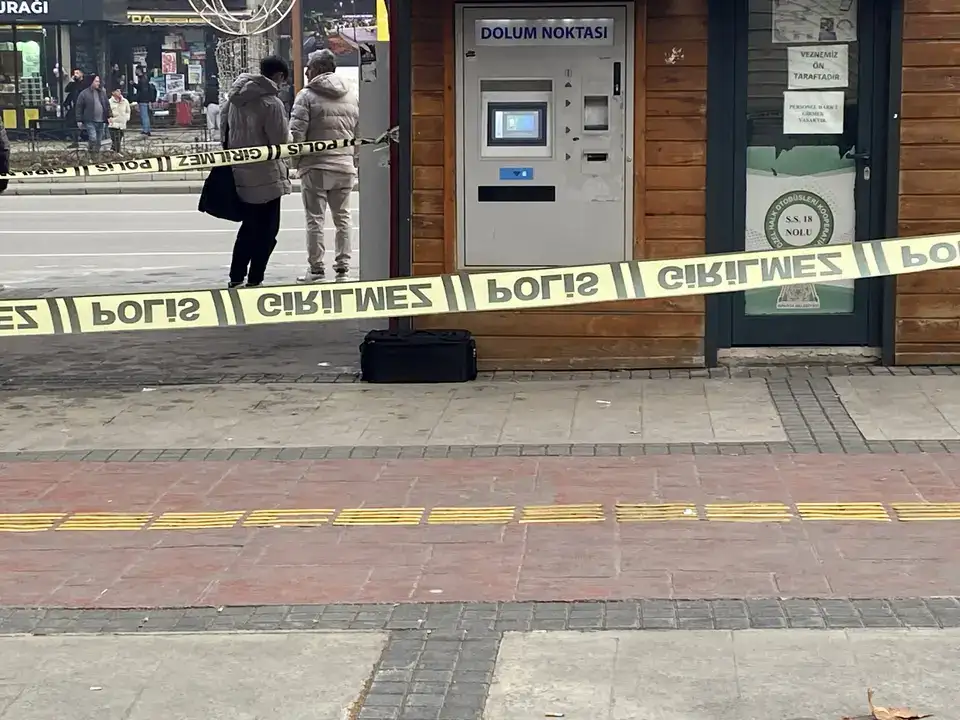 isparta-kaymakkapi-meydaninda-supheli-canta-alarmi-canli-yayin-yaptilar