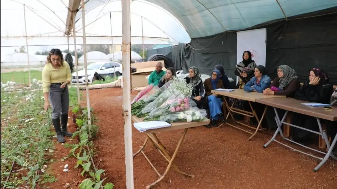 kepezde-kesme-cicek-ureticilerine-yeni-model