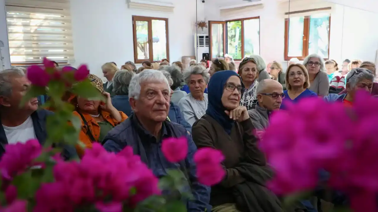 aktif-yasli-merkezinde-hem-ogreniyorlar-hem-zinde-donuyorlar