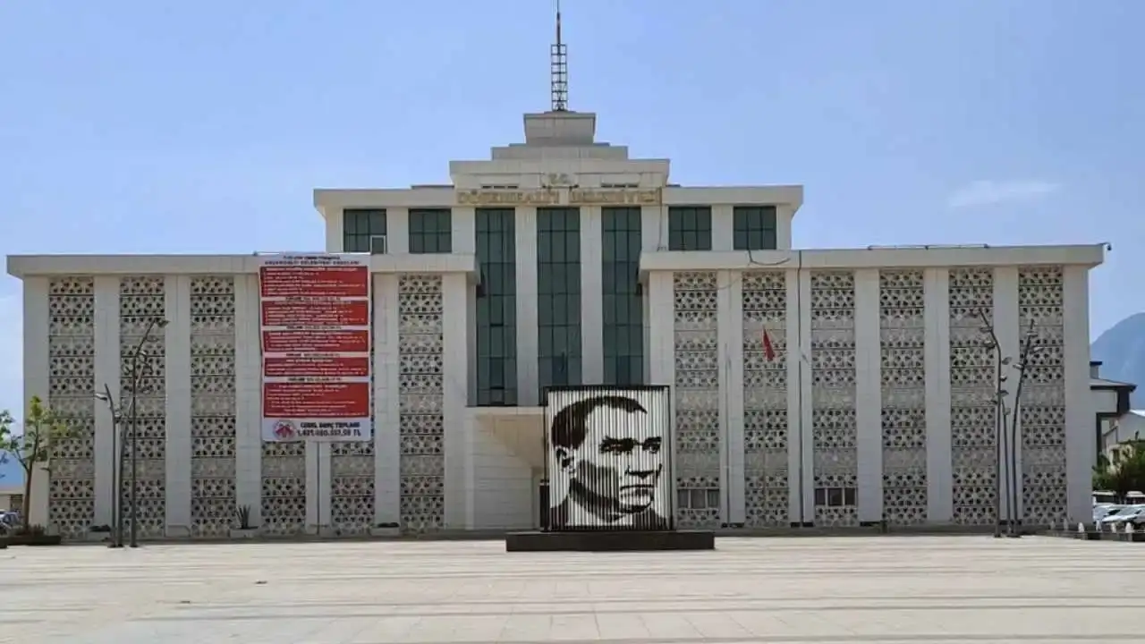 dosemealti-belediyesine-operasyon