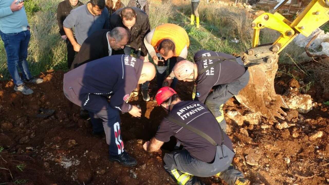 kepezde-gunlerdir-kayip-olan-koyunlar-su-kuyusunda-bulundu-ekipler-tarafindan-kurtarildi