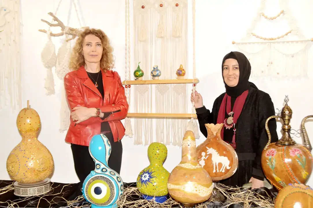 azize-kahraman-halk-egitimi-merkezinden-yil-sonu-sergisi