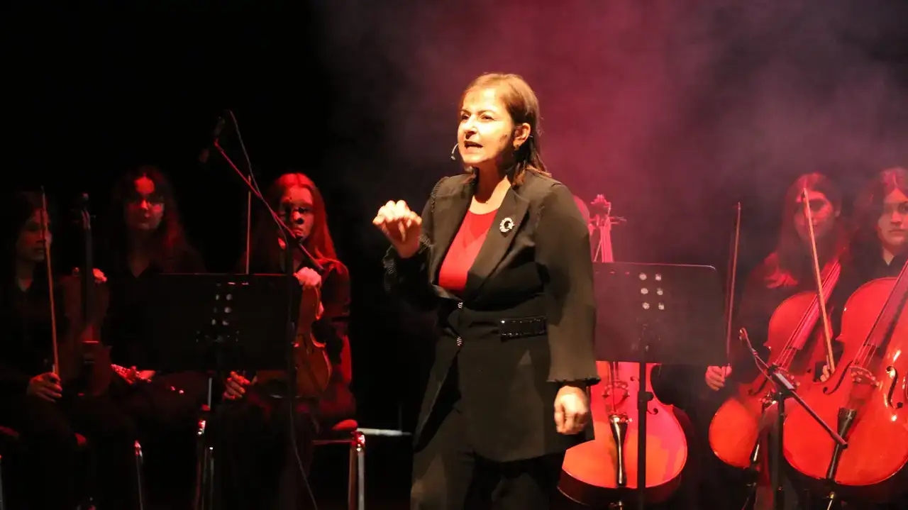 burdurda-mehmet-akif-ersoy-anildi-milli-egitim-mudurunden-canakkale-sehitleri-siiri